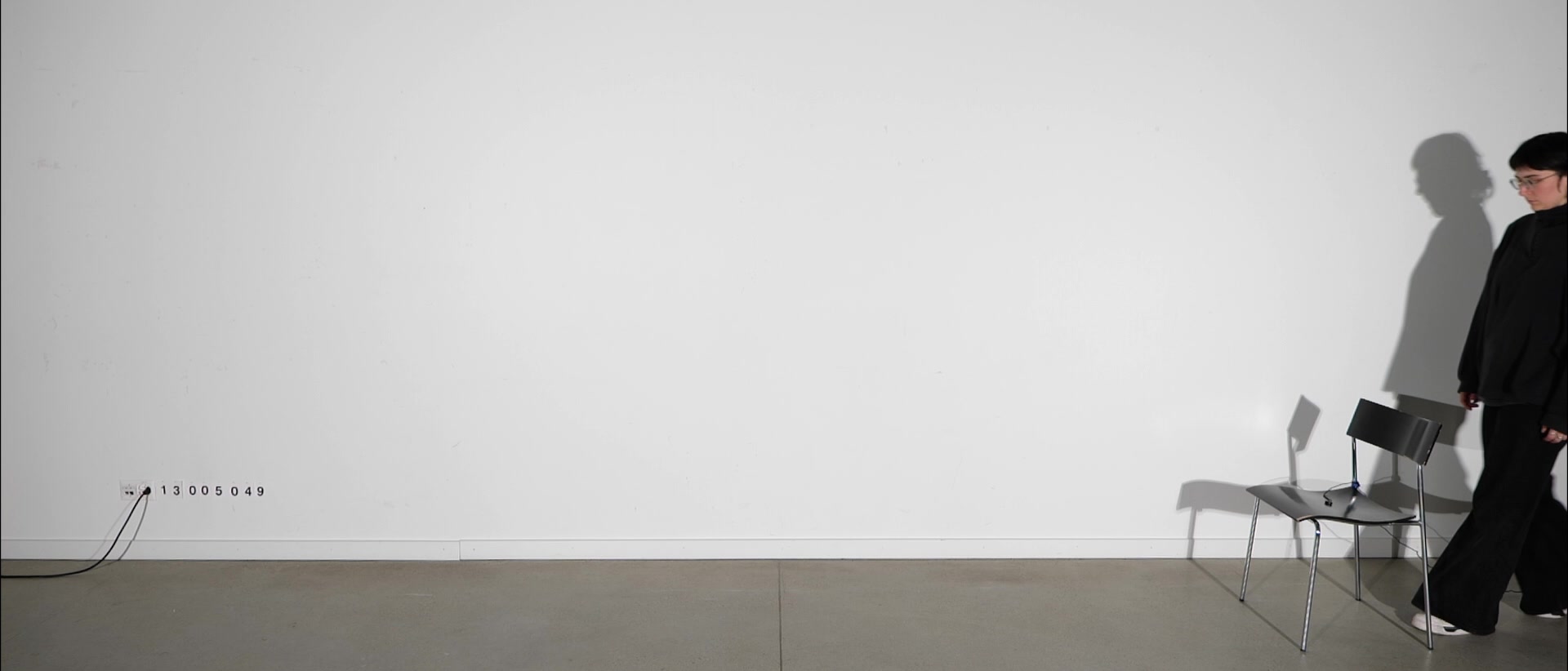 13 005 049